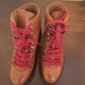NWOB - Frye Alta hiker boots